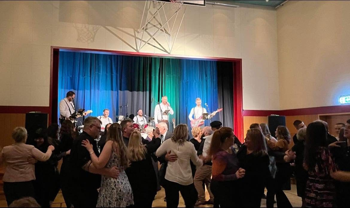 Dansgólfið á balli með Sveitamönnum
